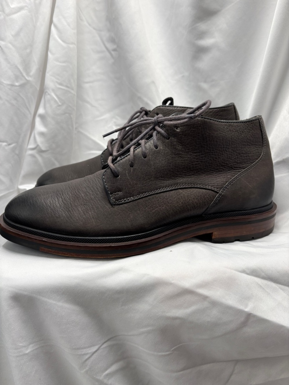 Cole Haan Grand OS Men's Size 8 Chukka Boots in Charcoal Gray Leather Ankle Boot